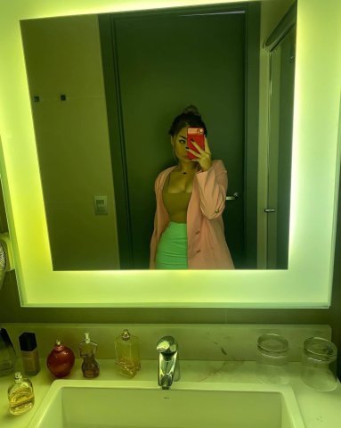 Barbara Rodrigues, uma acompanhante de luxo Loira e Natural de olhos Castanho Escuro, que atende na cidade de Floripa