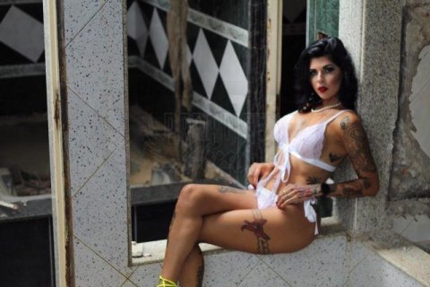 Aline Bitencurt, uma acompanhante de luxo  e Mulherão de olhos Castanho Escuro, que atende na cidade de Cuiabá