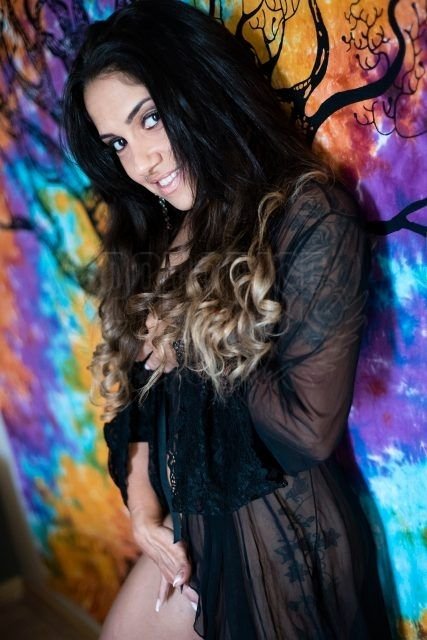 Hellen Goulart, uma acompanhante de luxo  e Mignon de olhos Castanho Escuro, que atende na cidade de Natal