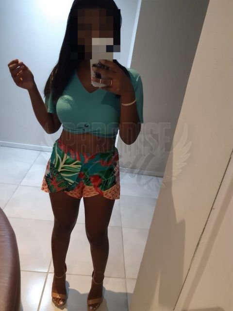 Amanda Gonçalves, uma acompanhante de luxo  e Mignon de olhos , que atende na cidade de Joinville