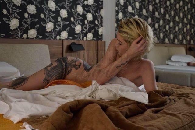 Halline Mattos, uma acompanhante de luxo Loira e Esbelta de olhos Verde, que atende na cidade de Goiânia