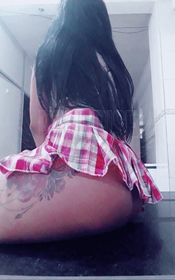 Nicki Soares, uma acompanhante de luxo  e Sarada de olhos Castanho Escuro, que atende na cidade de Belém