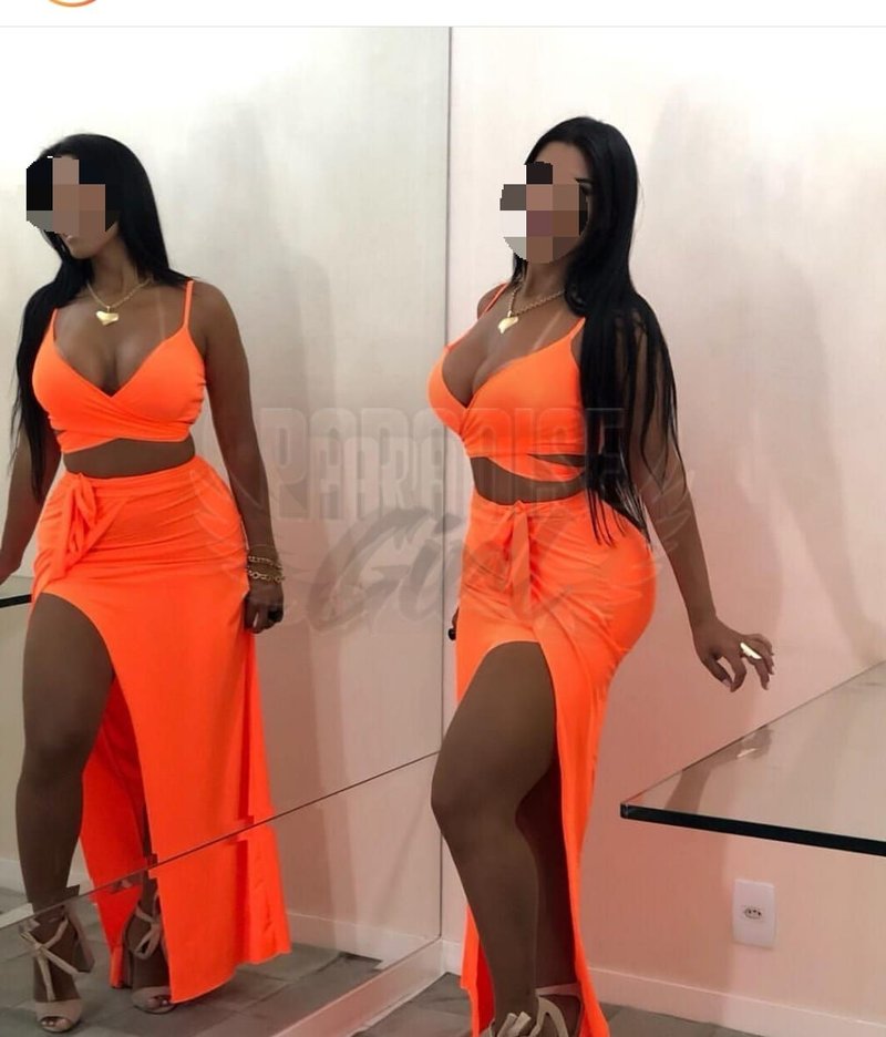 Solange Paixão, uma acompanhante de luxo  e Mulherão de olhos Castanho Escuro, que atende na cidade de Cuiabá