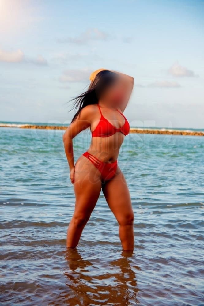 Letícia Melo, uma acompanhante de luxo  e Mignon de olhos Verde, que atende na cidade de Natal