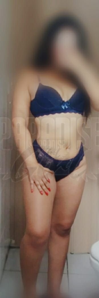 Brunna , uma acompanhante de luxo  e Natural de olhos Castanho Escuro, que atende na cidade de Santos