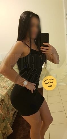 Monike Ferraz, uma acompanhante de luxo  e Sarada de olhos Castanho Escuro, que atende na cidade de Floripa