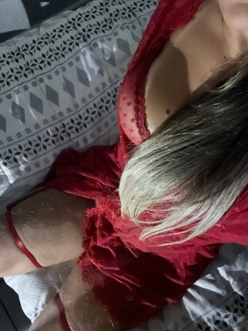 Tiffany Malhada, uma acompanhante de luxo Loira e Sarada de olhos Castanho Claro, que atende na cidade de Floripa