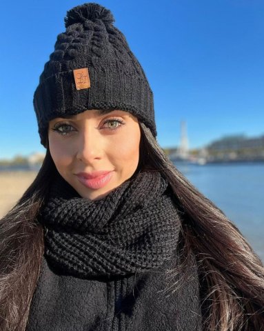 Luiza Marcato, uma acompanhante de luxo Morena e Sarada de olhos Verde, que atende na cidade de Rio de Janeiro