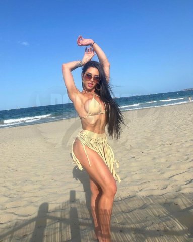 Luiza Marcato, uma acompanhante de luxo Morena e Sarada de olhos Verde, que atende na cidade de Rio de Janeiro