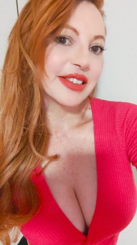 Nathy Fetichista, uma acompanhante de luxo Ruiva e Natural de olhos Castanho Esverdeado, que atende na cidade de 