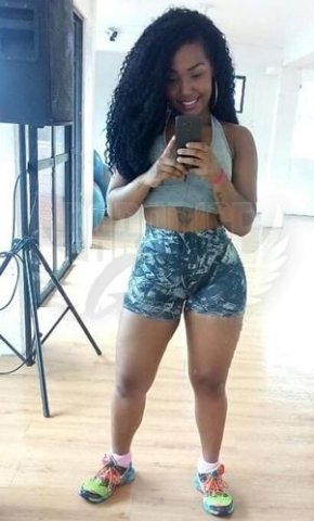 Valeska Carioca, uma acompanhante de luxo  e Mignon de olhos , que atende na cidade de Curitiba