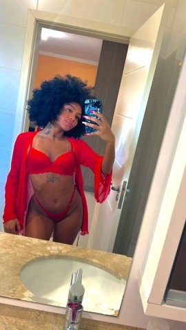 Kim Oliver é uma acompanhante do Paradise Girl, o site mais confiável de acompanhantes de luxo de  Kim Oliver, uma acompanhante de luxo Morena e Mignon de olhos , que atende na cidade de